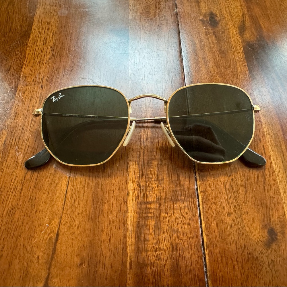 RAY BAN sunglasses